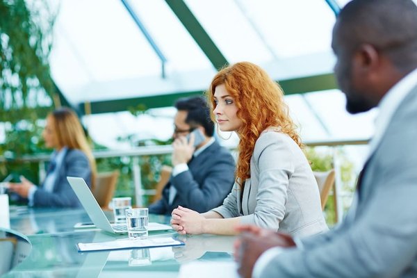 Quelle croisière offre des conférences sur les écosystèmes marins menacés avec des experts en biologie?